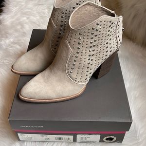 Vince Camuto (wide) Pull-on Western Booties